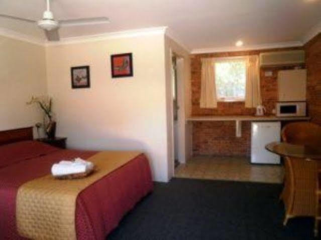 The Carmel Yamba Motel Exterior photo